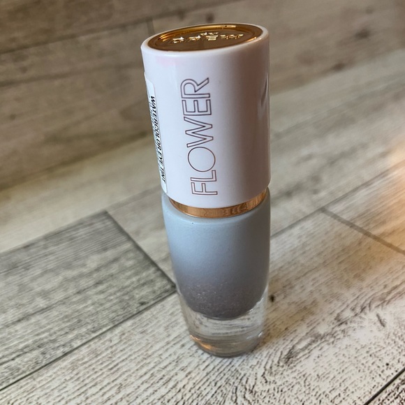 Drew Barrymore Trio Flower Makeup • Winged eyeliner + Highlighter + Eyeshadow 💐 - Picture 2 of 10